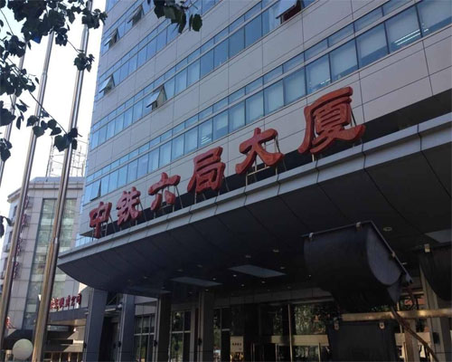 ���F����